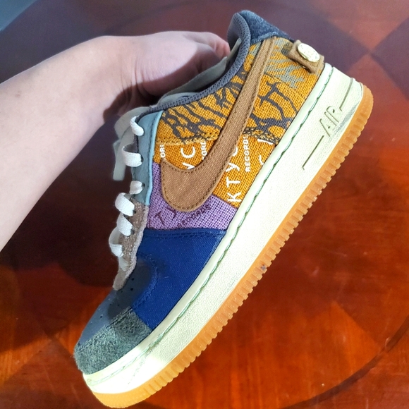 Nike Air Force 1 Low x Travis Scott Cactus Jack - Picture 1 of 2